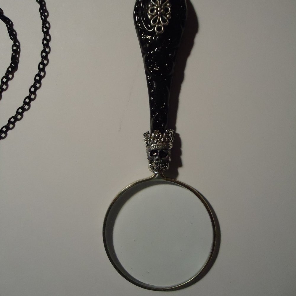 Magnifying Glass Gothic Black Ornate Skull Pendant Necklace 10x Strong